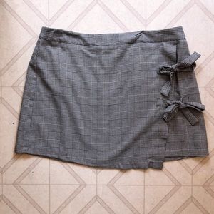 Plus size plaid mini skirt